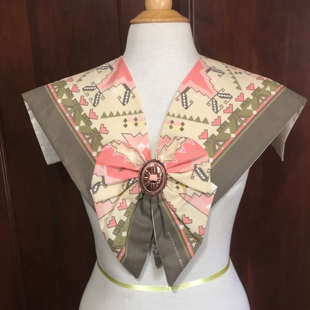 Vintage Southwestern Bandana Collar Jabot Bow Conch Embellished Accessory 80’s